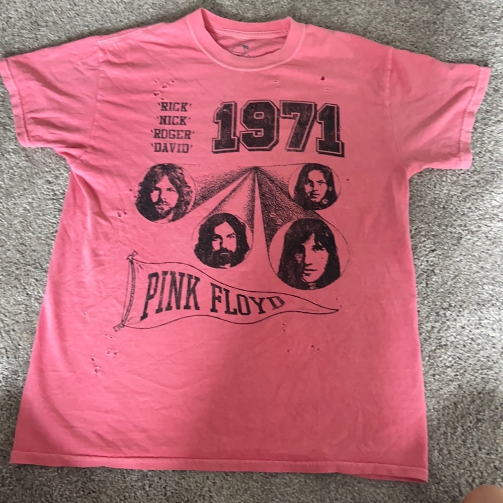 Cute women’s Pink Floyd shirt